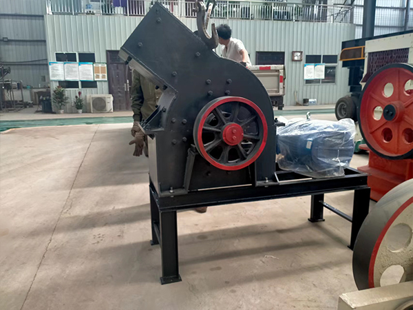 黑卵石錘式破碎機價格多少錢，哪個廠家質(zhì)量好？